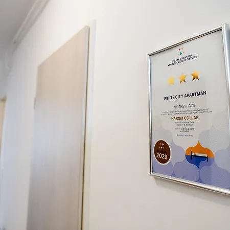 White Apartman- With Free Garage Nyíregyháza